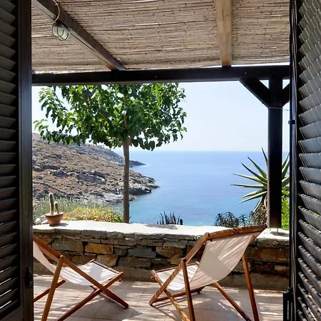 Daire Feet-in-water House