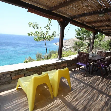 Daire Feet-in-water House *